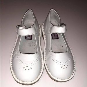 Little Girls White L’AMOUR Shoes